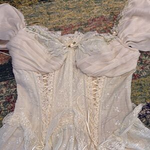 Beautiful vintage cream colored dress, size S